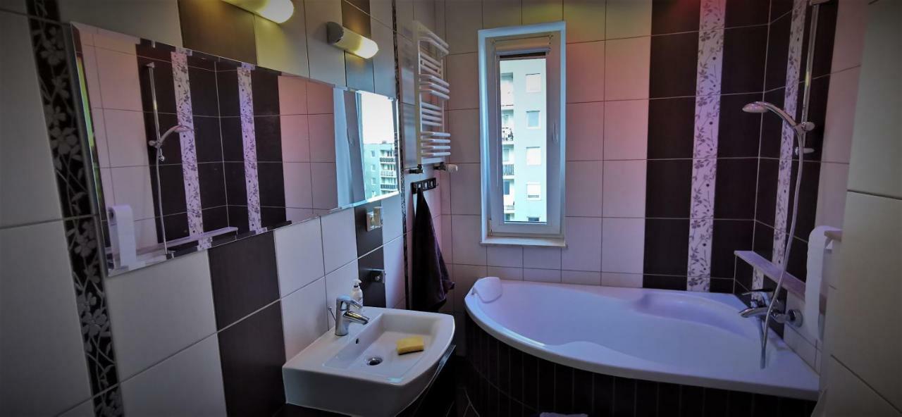Apartament Familijny Gdansk 3 Rooms 64M2 Dış mekan fotoğraf